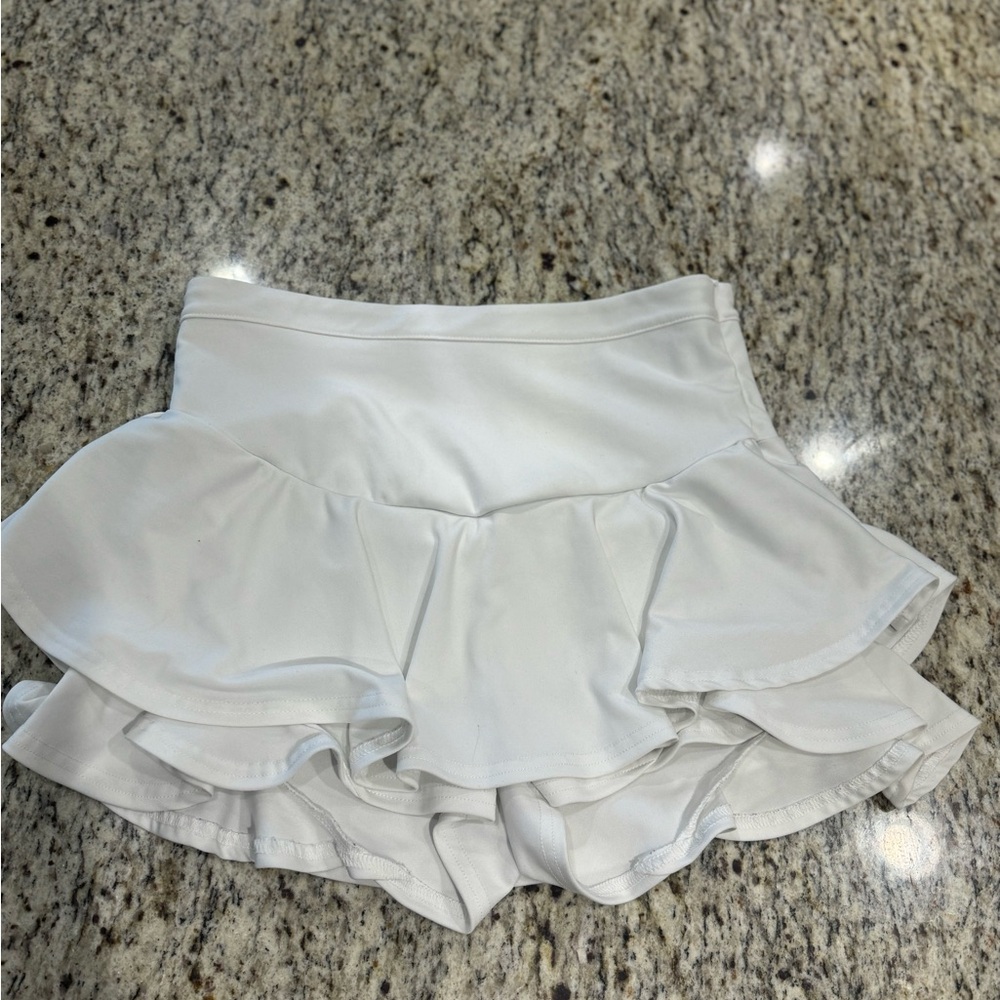 SHEIN White Skorts with Ruffled Layers